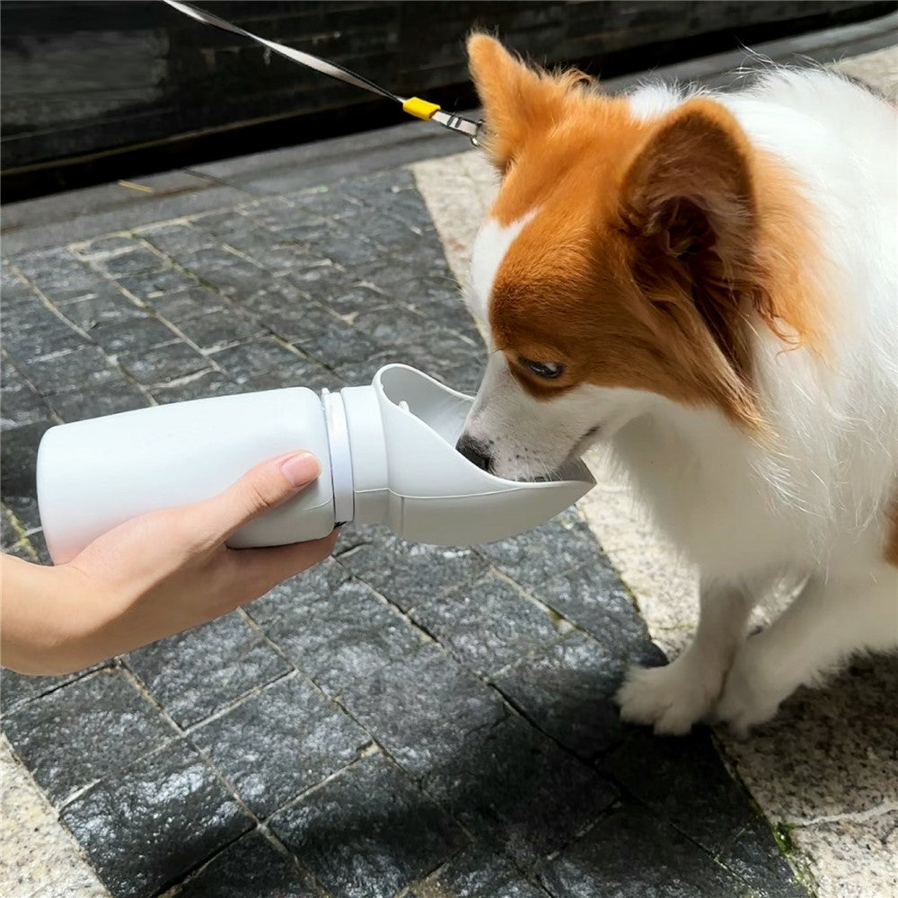 PET02 Portable Dog Water Bottle 550ml Food Grade Silicone Foldable Drinking Dispenser for Outdoor